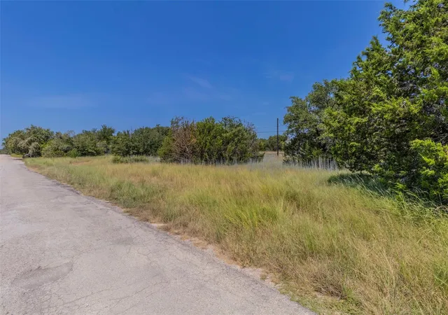 Homes for sale in Granbury, TX | 4200 Tennessee Trl, Granbury, TX 76048 | MLS# 21284236