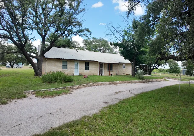Homes for sale in Mullin, TX | 915 W Hwy 84 Hwy W, Mullin, TX 76864 | MLS# 21287130