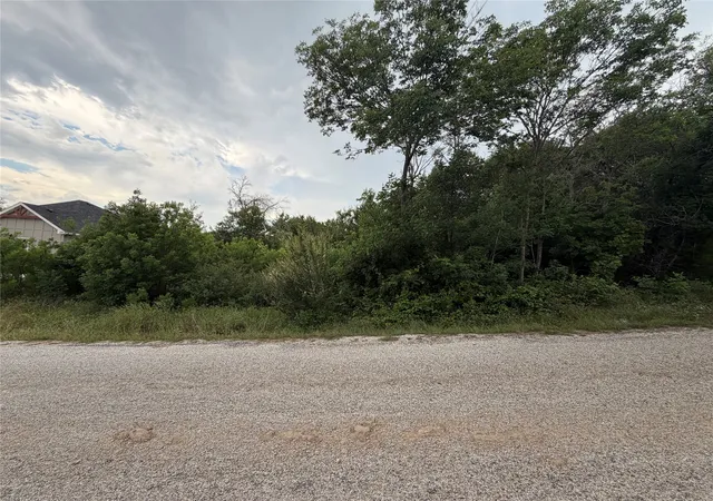 Photo 1 of Land for sale at 2610 Aurora Ave, Granbury, TX 76048 | MLS# 21284594 | Listing updated on 2026-10-06
