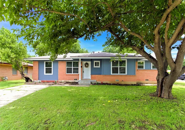 2nd image of 1209 Glasgow Rd, Fort Worth, TX 76134 | MLS# 21286588