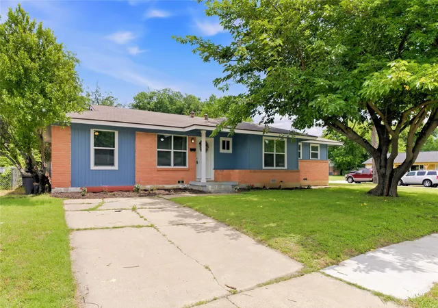 3rd image of 1209 Glasgow Rd, Fort Worth, TX 76134 | MLS# 21286588