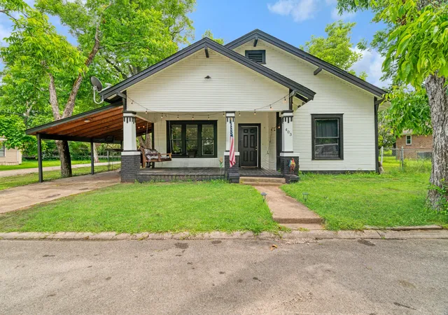 Homes for sale in Deport, TX | 403 Monroe, Deport, TX 75435 | MLS# 21286959