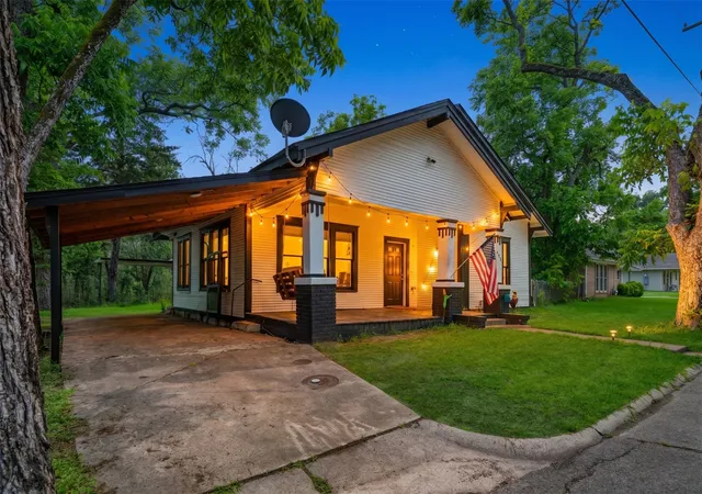Homes for sale in Deport, TX | 403 Monroe, Deport, TX 75435 | MLS# 21286959