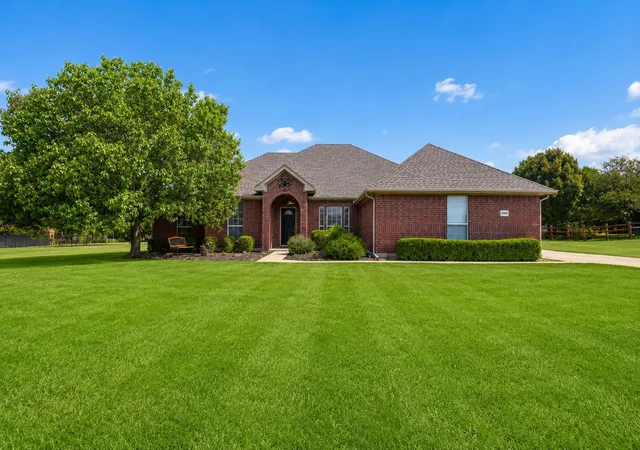 Photo 2 of Sale Pending at 2606 Ash Dr, Wylie, TX 75098 | MLS# 21286080 | Listing updated on 2026-07-23