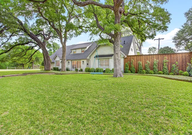 2nd image of 3013 Overton Park Dr E, Fort Worth, TX 76109 | MLS# 21287119