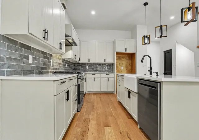 4th image of 2218 Bombay Ave, Dallas, TX 75235 | MLS# 21287306
