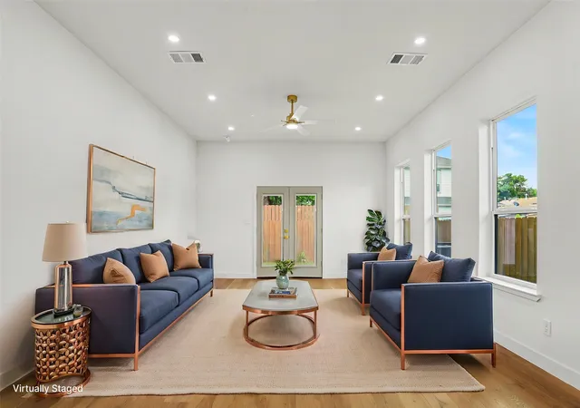 5th image of 2218 Bombay Ave, Dallas, TX 75235 | MLS# 21287306