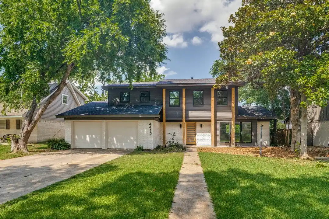 Photo 1 of Single family home for sale at 4412 Ivy Dr, Mesquite, TX 75150 | MLS# 21287228 | Listing updated on 2026-10-09