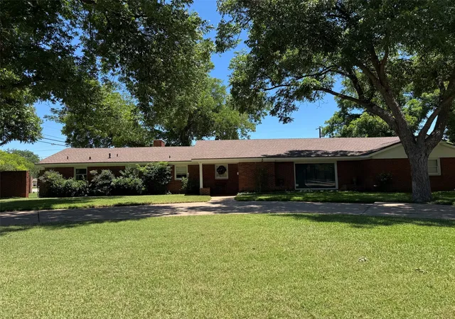 2nd image of 1401 Woodridge Dr, Abilene, TX 79605 | MLS# 21282764