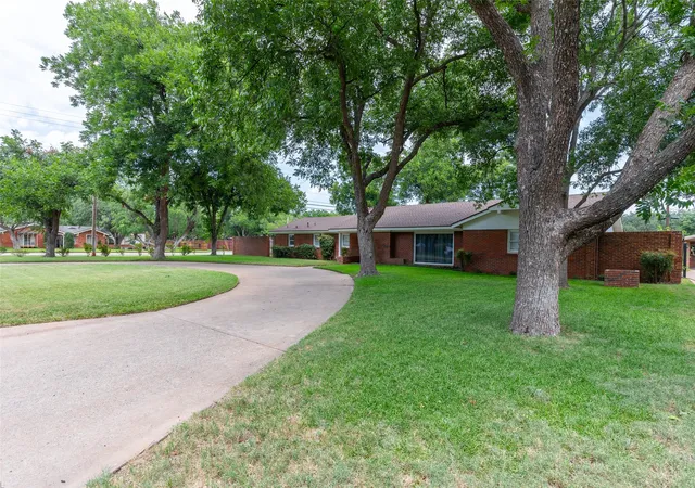 3rd image of 1401 Woodridge Dr, Abilene, TX 79605 | MLS# 21282764