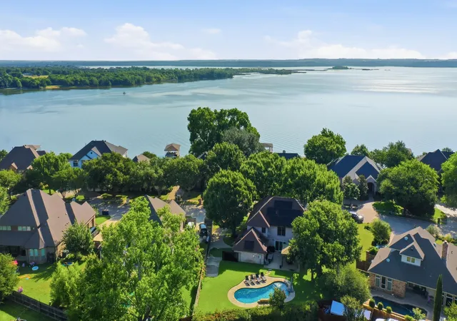 Photo 3 of Single family home for sale at 1936 Spinnaker Ln, Azle, TX 76020 | MLS# 21287300 | Listing updated on 2026-07-21