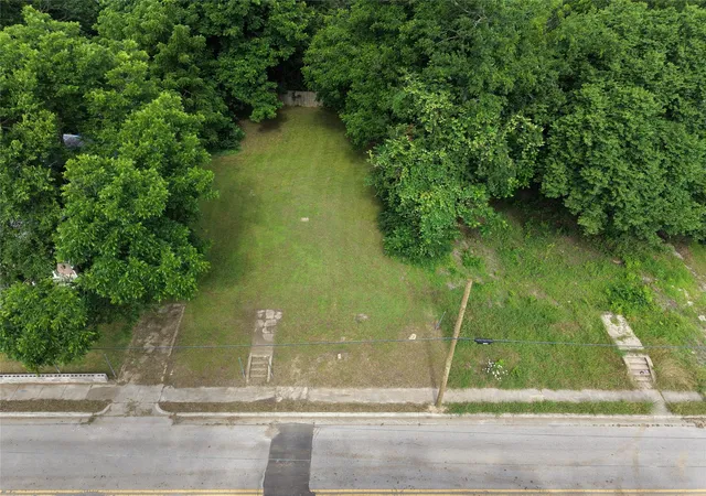 2nd image of 1414 Wesley St, Greenville, TX 75401 | MLS# 21281851