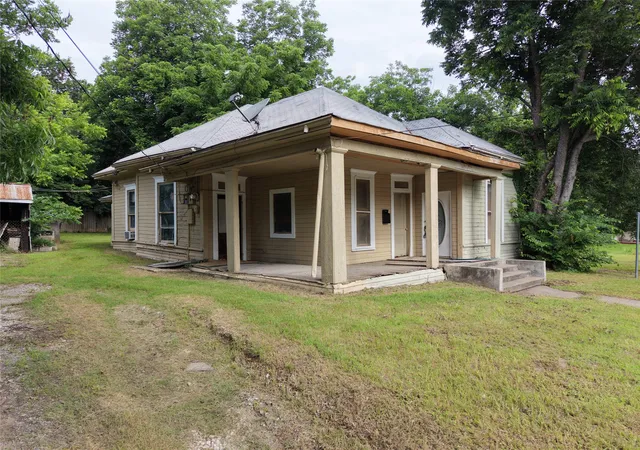 3rd image of 1414 Wesley St, Greenville, TX 75401 | MLS# 21281851