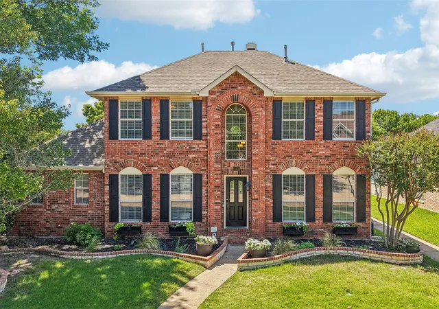 Photo 1 of Sale Pending at 11405 Knoxville Ln, Frisco, TX 75035 | MLS# 21281370 | Listing updated on 2026-07-20