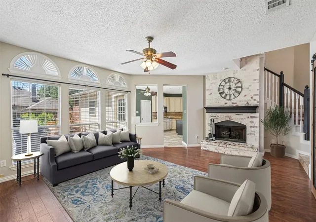 Photo 2 of Sale Pending at 11405 Knoxville Ln, Frisco, TX 75035 | MLS# 21281370 | Listing updated on 2026-07-20