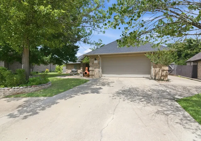 2nd image of 6325 Sonora Dr, Granbury, TX 76049 | MLS# 21282820