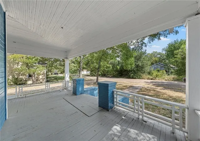 Photo 2 of Single family home for sale at 433 Chambers St, Marlin, TX 76661 | MLS# 21287455 | Listing updated on 2026-07-14