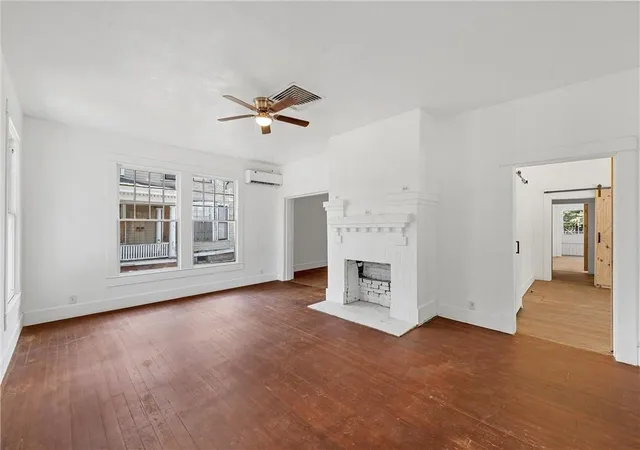 Photo 3 of Single family home for sale at 433 Chambers St, Marlin, TX 76661 | MLS# 21287455 | Listing updated on 2026-07-14