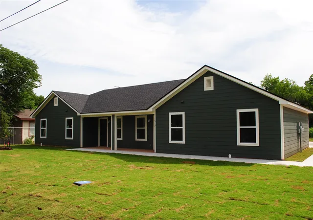 2nd image of 1517 Travis St, Waco, TX 76705 | MLS# 21286117