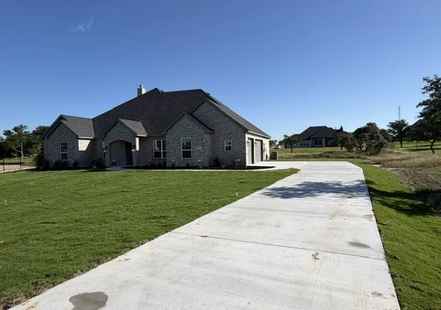 Photo 2 of Sale Pending at 112 Coalson Xing, Azle, TX 76020 | MLS# 21287643 | Listing updated on 2026-08-03
