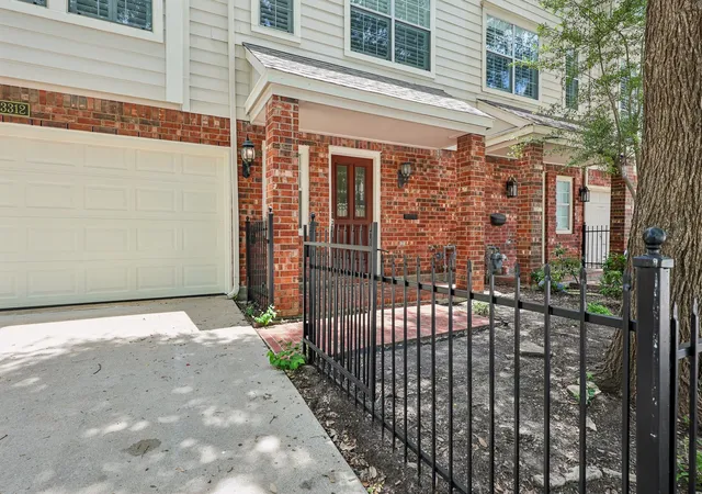 Photo 3 of Townhouse for sale at 3312 Throckmorton St, Dallas, TX 75219 | MLS# 21287807 | Listing updated on 2026-08-22