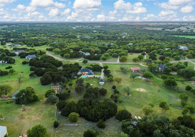 Homes for sale in China Spring, TX | 230 Hali Brooke Dr, China Spring, TX 76633 | MLS# 21287637