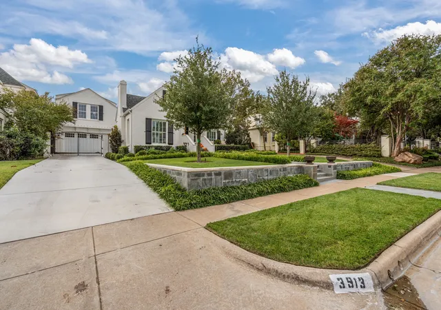 2nd image of 3913 Hamilton Ave, Fort Worth, TX 76107 | MLS# 21287354