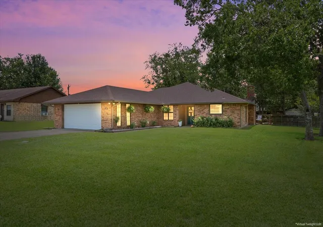Homes for sale in Groesbeck, TX | 118 Rocky Creek Ave, Groesbeck, TX 76642 | MLS# 21282199