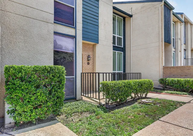 Homes for sale in Dallas, TX | 7175 Fair Oaks Ave, Dallas, TX 75231