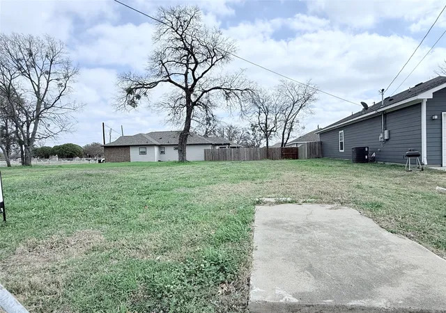 Homes for sale in Greenville, TX | 3307 Travis St, Greenville, TX 75401 | MLS# 21288010