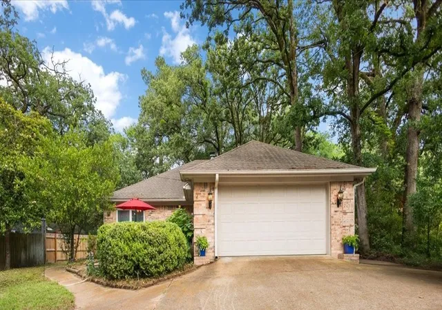 Homes for sale in Hideaway, TX | 241 Hideaway Lane Central, Hideaway, TX 75771 | MLS# 21288026