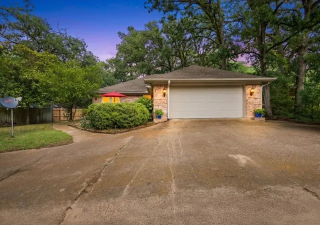 Homes for sale in Hideaway, TX | 241 Hideaway Lane Central, Hideaway, TX 75771 | MLS# 21288026