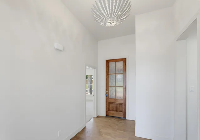 Photo 3 of Sale Pending at 6715 Chisholm Trl, Abilene, TX 79606 | MLS# 21287752 | Listing updated on 2026-08-20