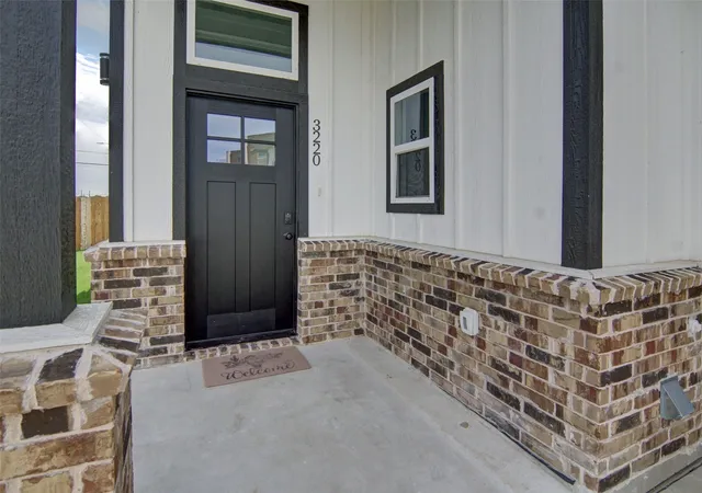 Homes for sale in Fort Worth, TX | 3220 N Houston St, Fort Worth, TX 76106 | MLS# 21287384