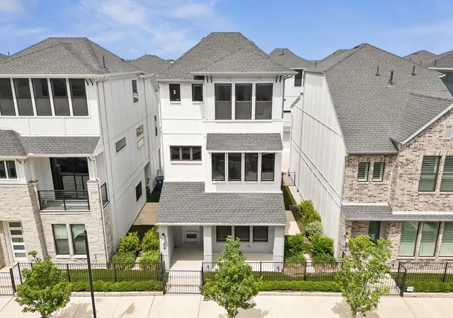 Photo 1 of Single family home for sale at 518 Winners Cir, Rowlett, TX 75088 | MLS# 21278099 | Listing updated on 2026-09-16