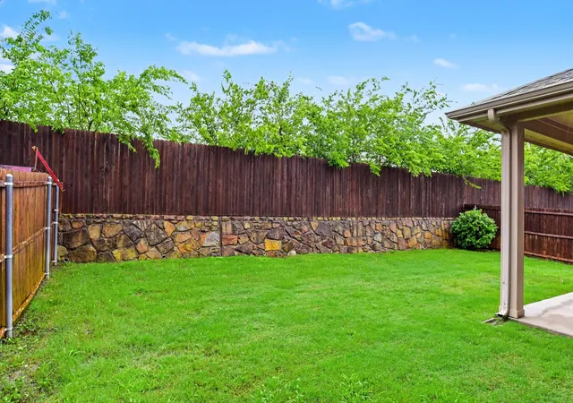 Photo 2 of Single family home for sale at 1009 N Churchill Dr, Royse City, TX 75189 | MLS# 21280545 | Listing updated on 2026-08-26