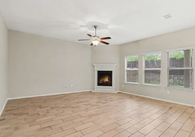 Photo 3 of Single family home for sale at 1009 N Churchill Dr, Royse City, TX 75189 | MLS# 21280545 | Listing updated on 2026-10-07
