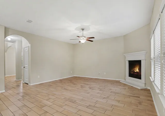 Photo 4 of Single family home for sale at 1009 N Churchill Dr, Royse City, TX 75189 | MLS# 21280545 | Listing updated on 2026-10-07