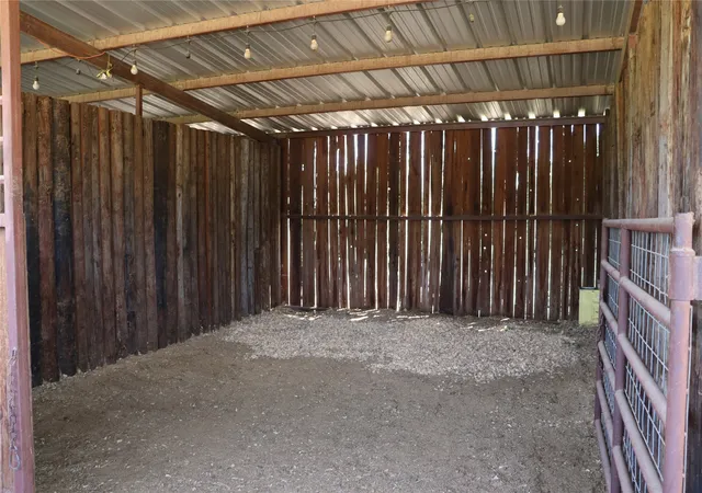 Photo 4 of House for sale at 3900 County Road 304, Comanche, TX 76442 | MLS# 21288102 | Listing updated on 2026-08-20