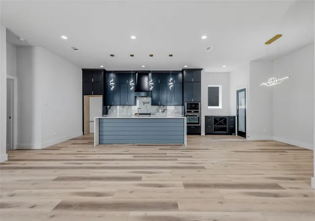 4th image of 3914 Harlingen St, Dallas, TX 75212 | MLS# 21280360