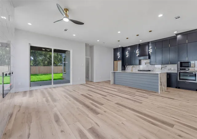5th image of 3914 Harlingen St, Dallas, TX 75212 | MLS# 21280360