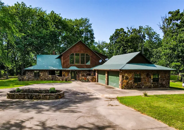 Photo 3 of Single family home for sale at 660 County Road 1503, Alba, TX 75410 | MLS# 21287929 | Listing updated on 2026-08-13
