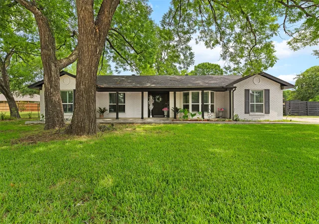 1st image of 5100 Murphy Rd, Sachse, TX 75048 | MLS# 21283424