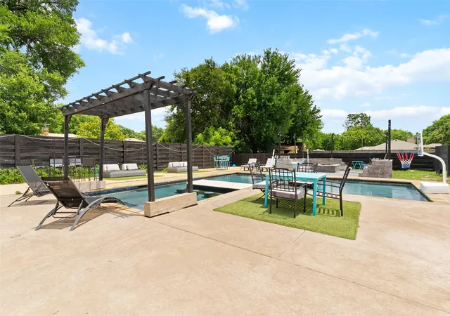 2nd image of 5100 Murphy Rd, Sachse, TX 75048 | MLS# 21283424