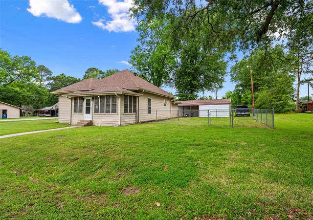 Photo 1 of Single family home for sale at 401 Centeral Ave, Quitman, TX 75783 | MLS# 21288006 | Listing updated on 2026-07-27