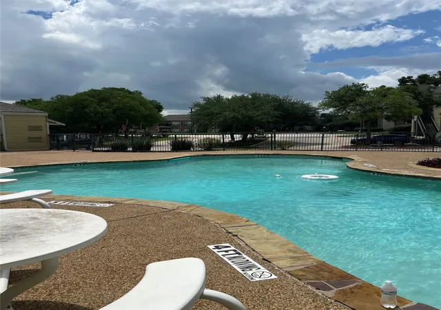 2nd image of 4101 Esters Rd, Irving, TX 75038