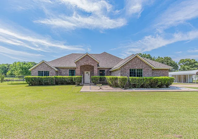 Photo 1 of Single family home for sale at 9789 S State Hwy 34, Scurry, TX 75158 | MLS# 21287156 | Listing updated on 2026-08-27