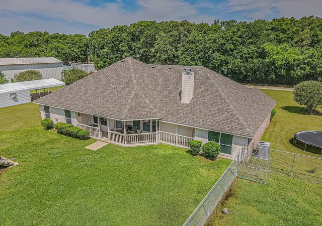 Photo 3 of Single family home for sale at 9789 S State Hwy 34, Scurry, TX 75158 | MLS# 21287156 | Listing updated on 2026-08-27