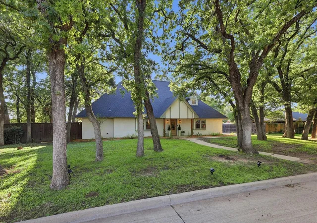Homes for sale in Colleyville, TX | 5812 Quality Hill Rd, Colleyville, TX 76034 | MLS# 21284645