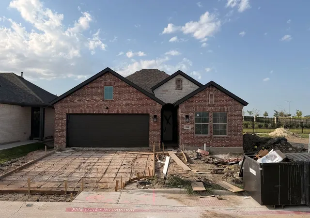 2nd image of 208 Ravenna Blvd, Justin, TX 76247 | MLS# 21288259